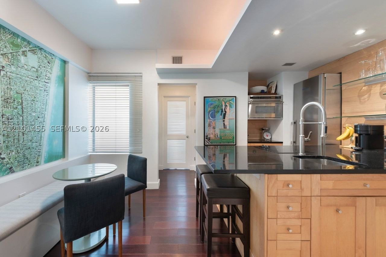 730 10th St #102 - Photo 5 of 21