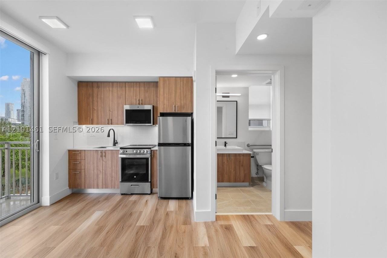 650 Sw 1st St #406 - Photo 2 of 22