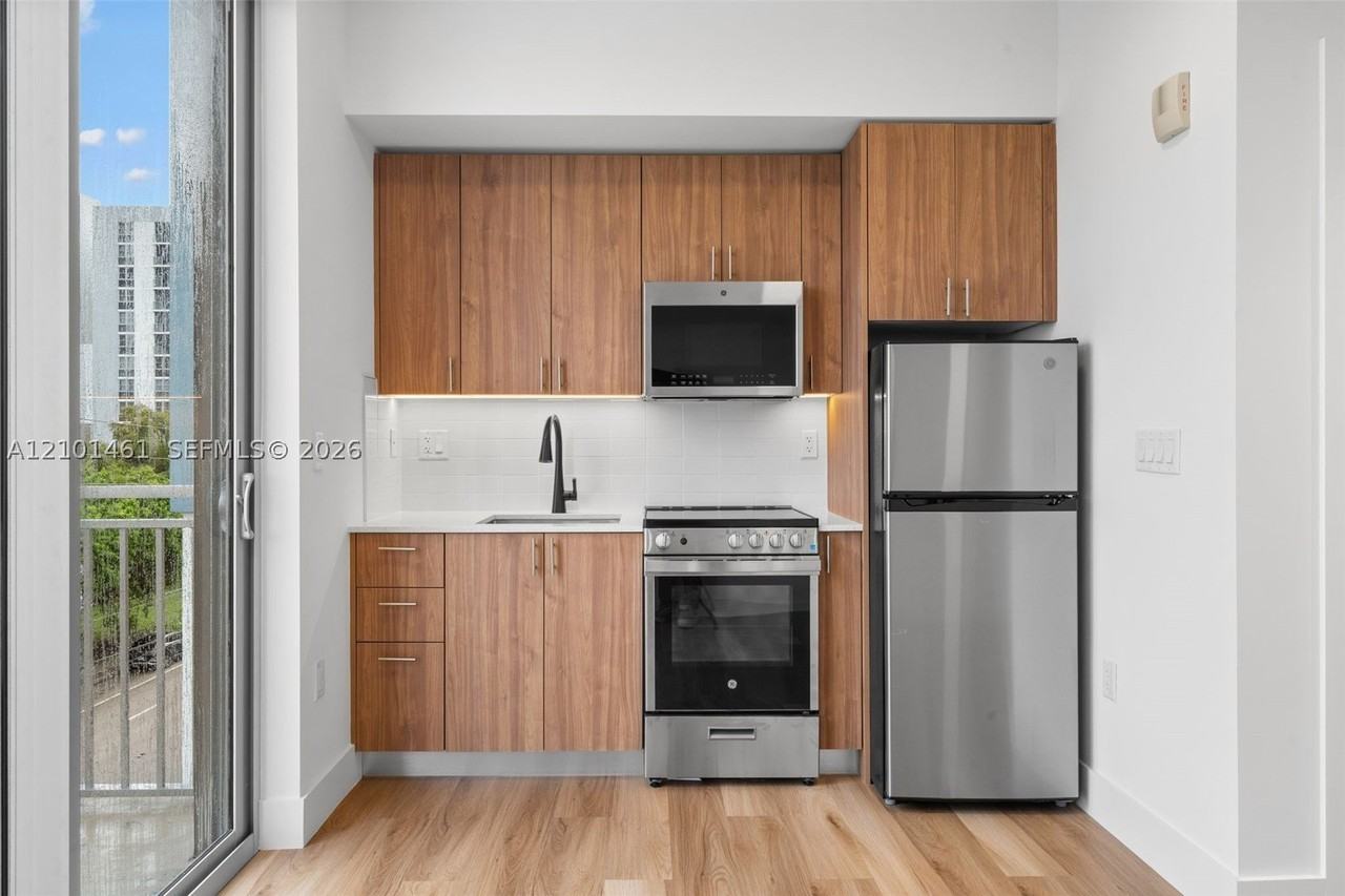 650 Sw 1st St #406 - Photo 4 of 22