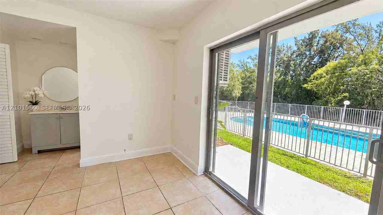 1777 Venice Ln #132 - Photo 3 of 17