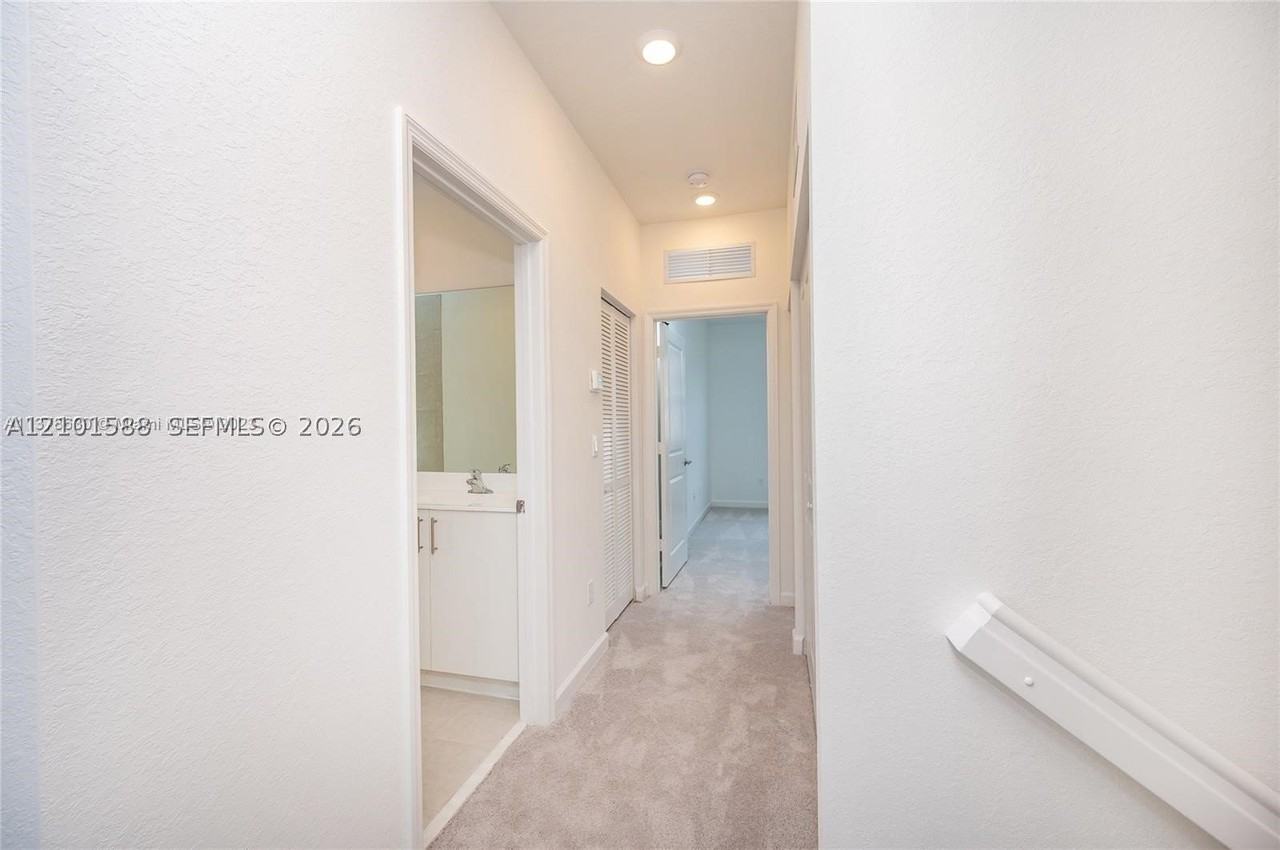 252 Sw 159th Way #252 - Photo 6 of 13