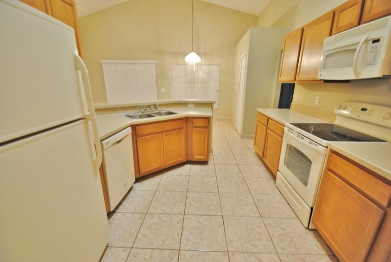 2772 Woodstream Cir - Photo 3 of 10