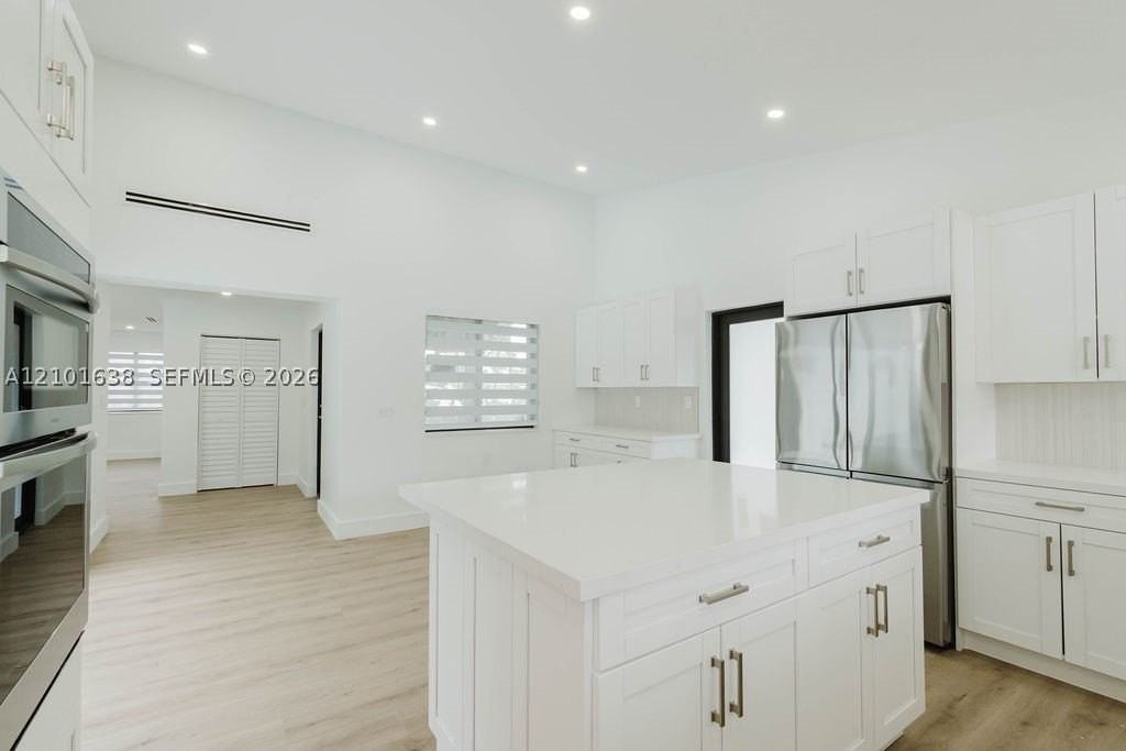 5600 Sw 55th St - Photo 4 of 23