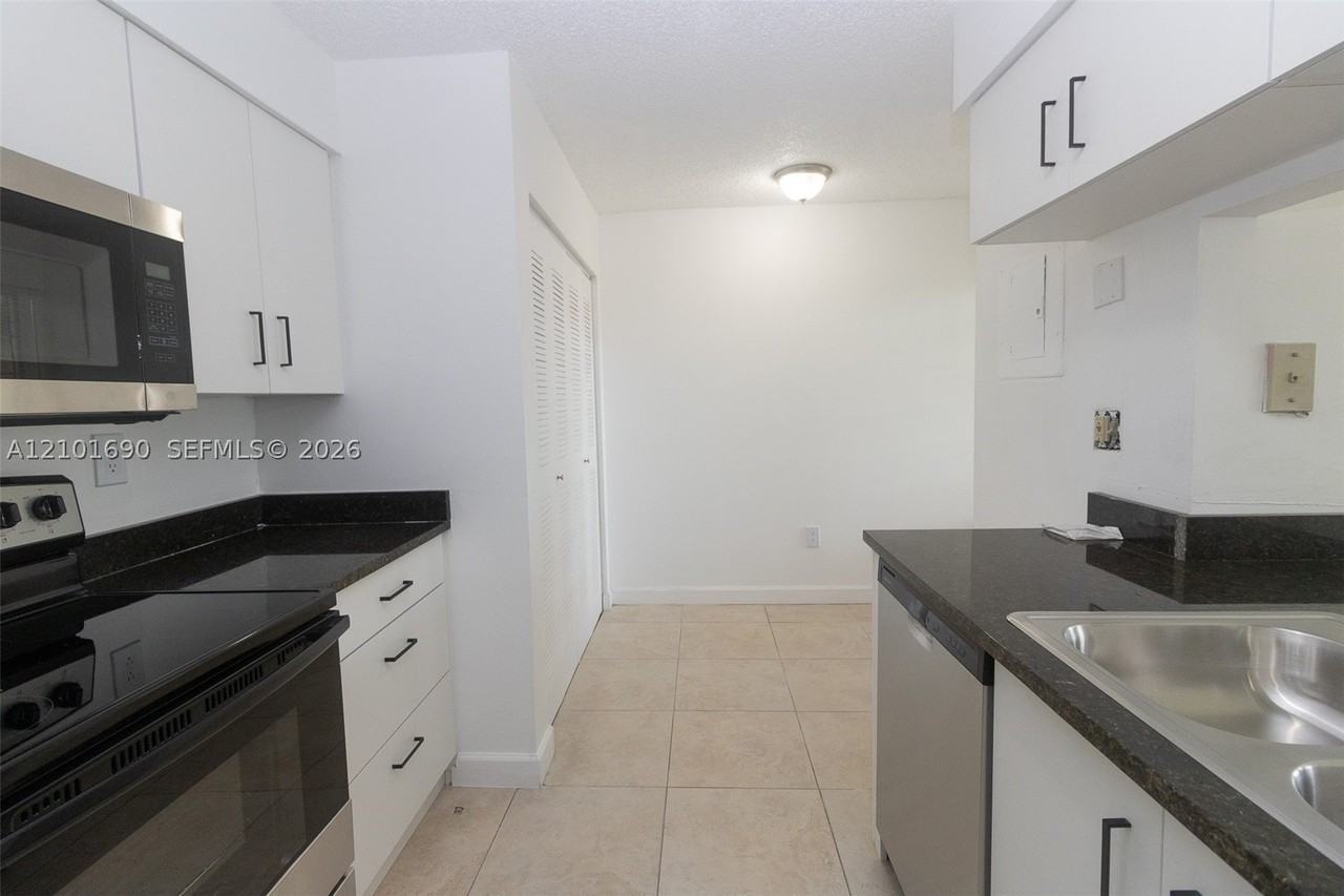 17520 Nw 67th Pl #M3 - Photo 3 of 21