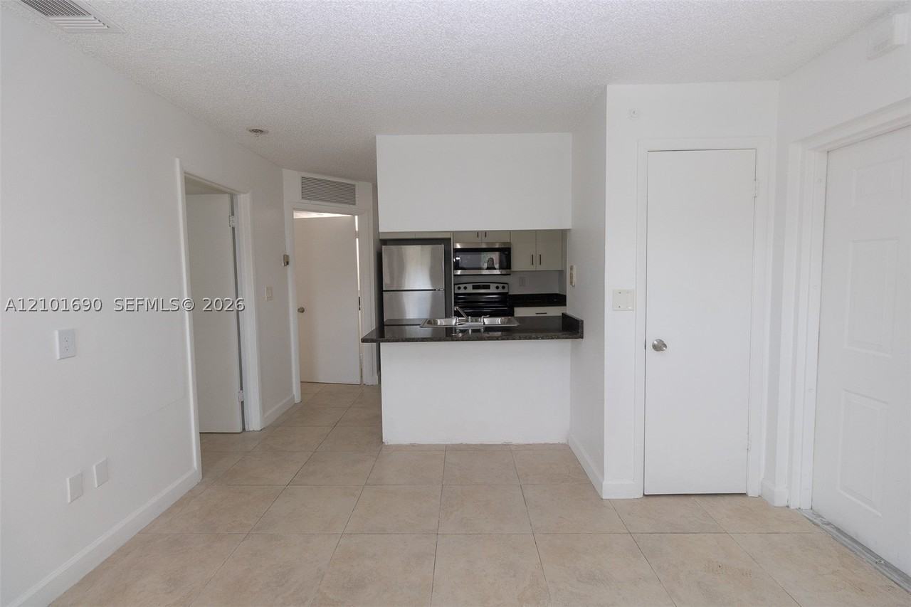 17520 Nw 67th Pl #M3 - Photo 4 of 21