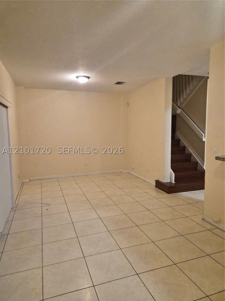 2885 Sw 127th Ave - Photo 4 of 20