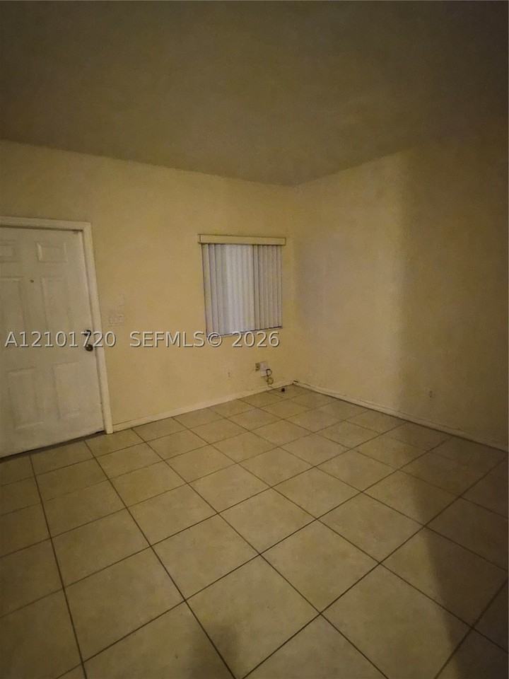 2885 Sw 127th Ave - Photo 7 of 20