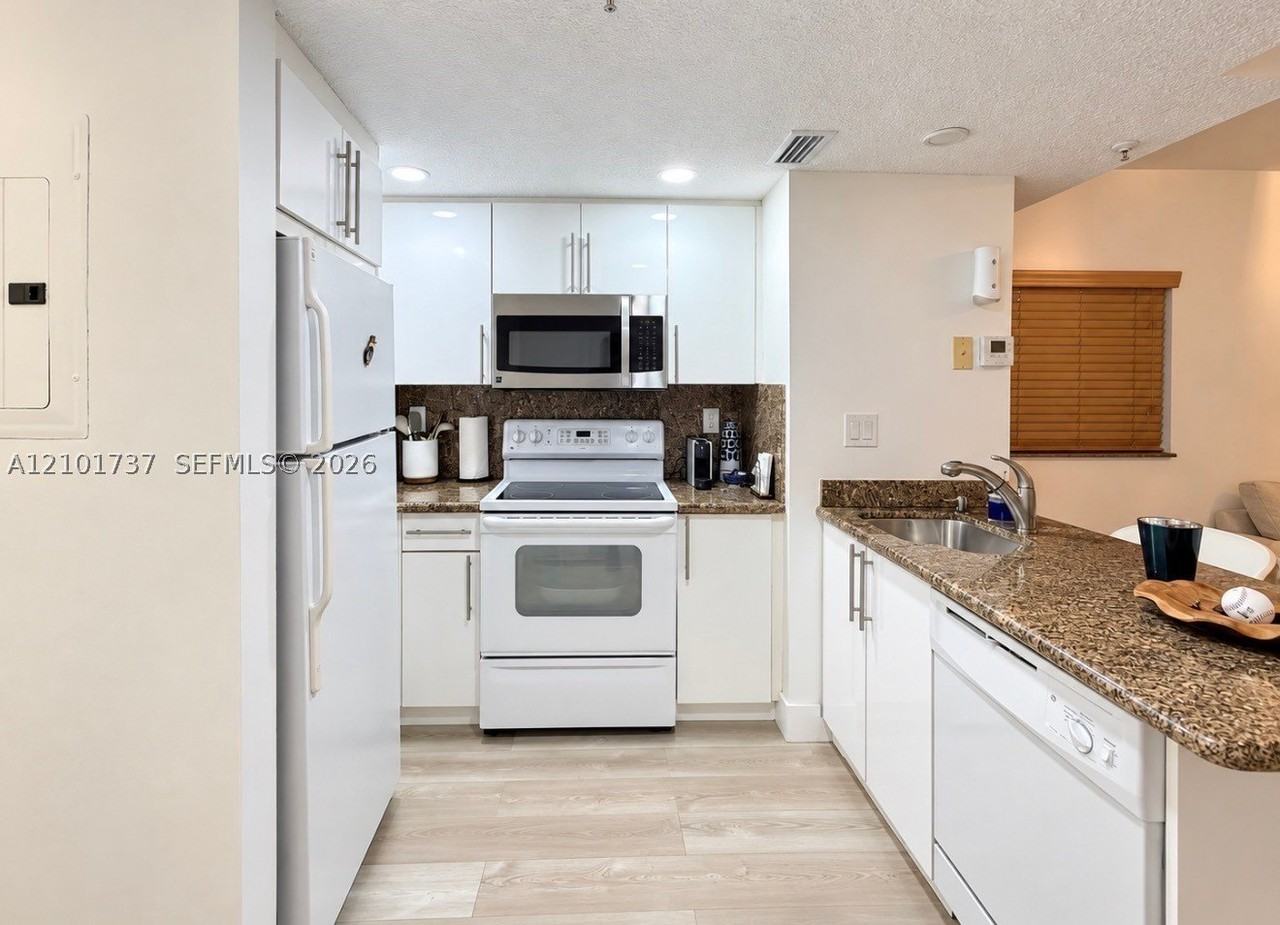 1918 Brickell Ave #204 - Photo 3 of 9