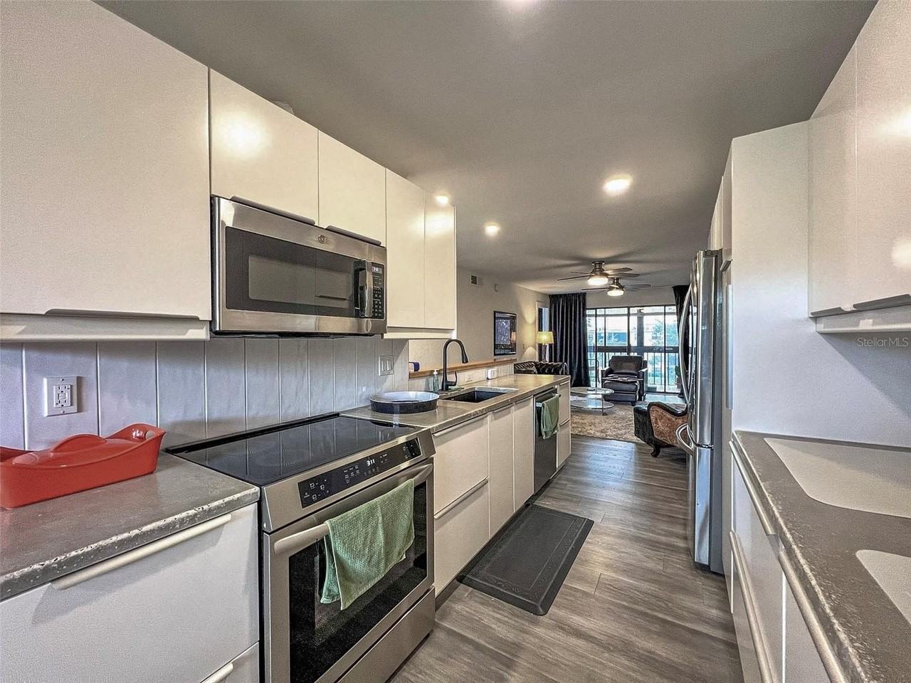 625 30th Ave W #G402 - Photo 4 of 38