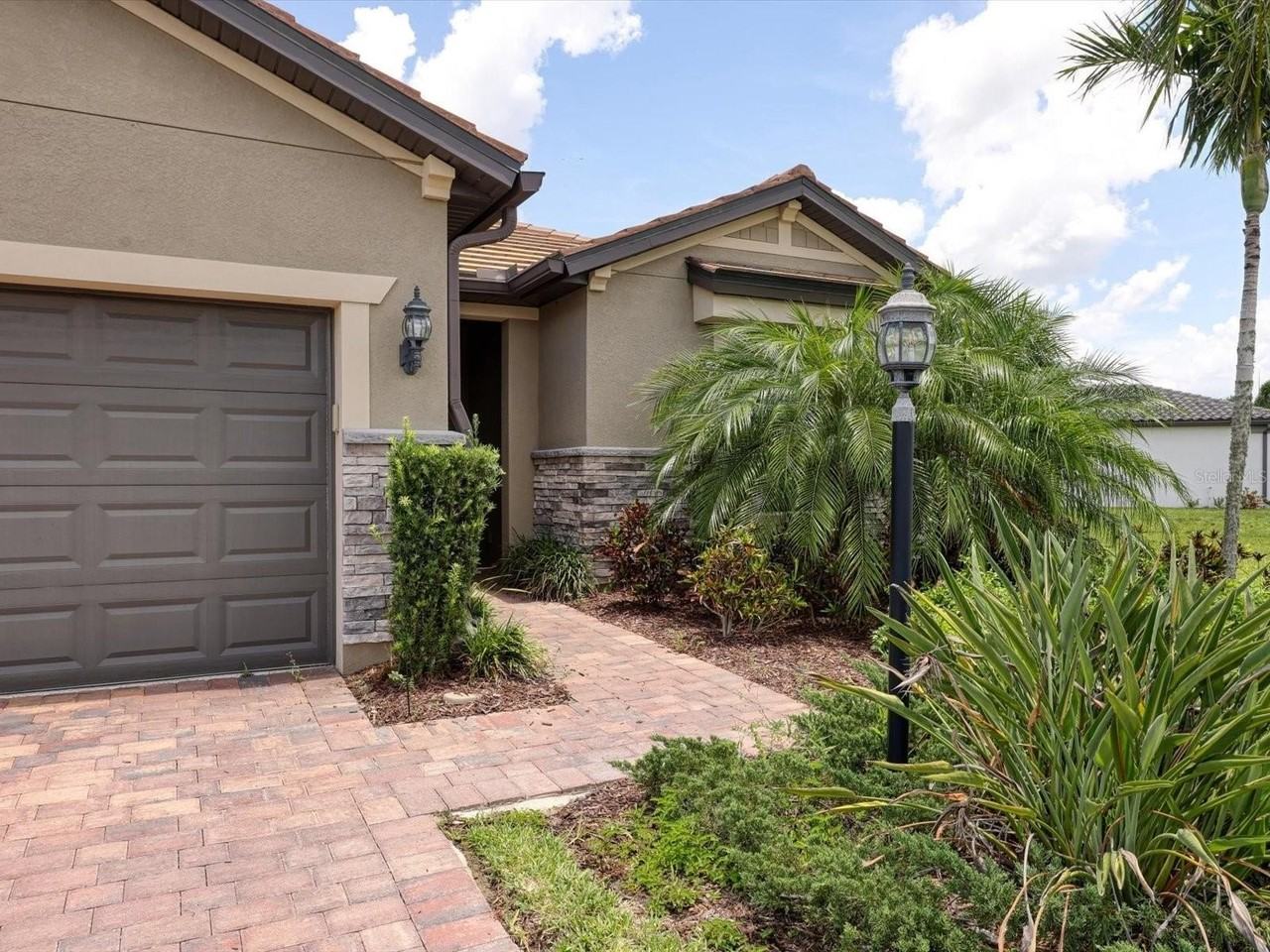 7543 Viola Loop - Photo 2 of 50