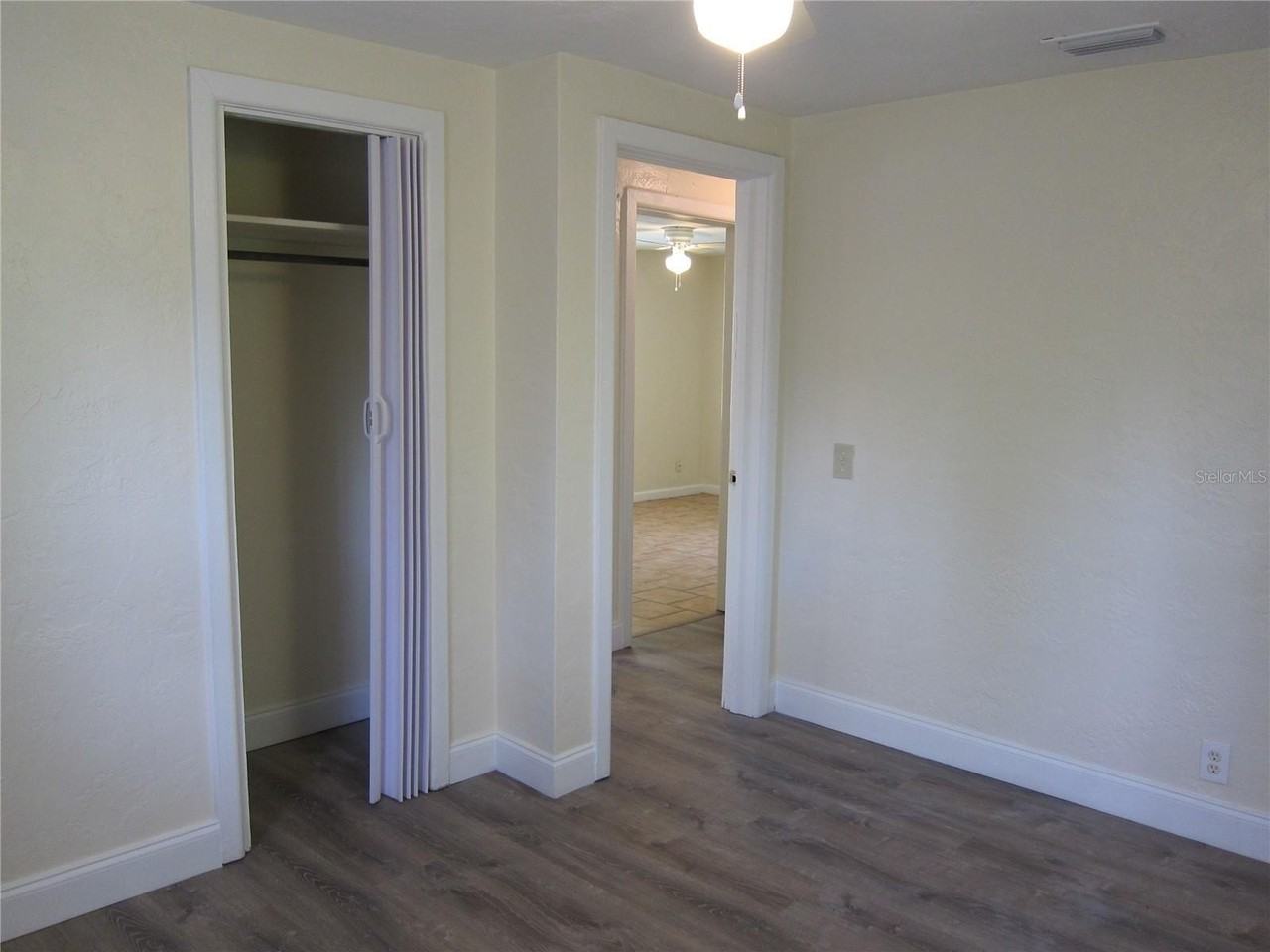 2325 Se 12th St - Photo 3 of 20