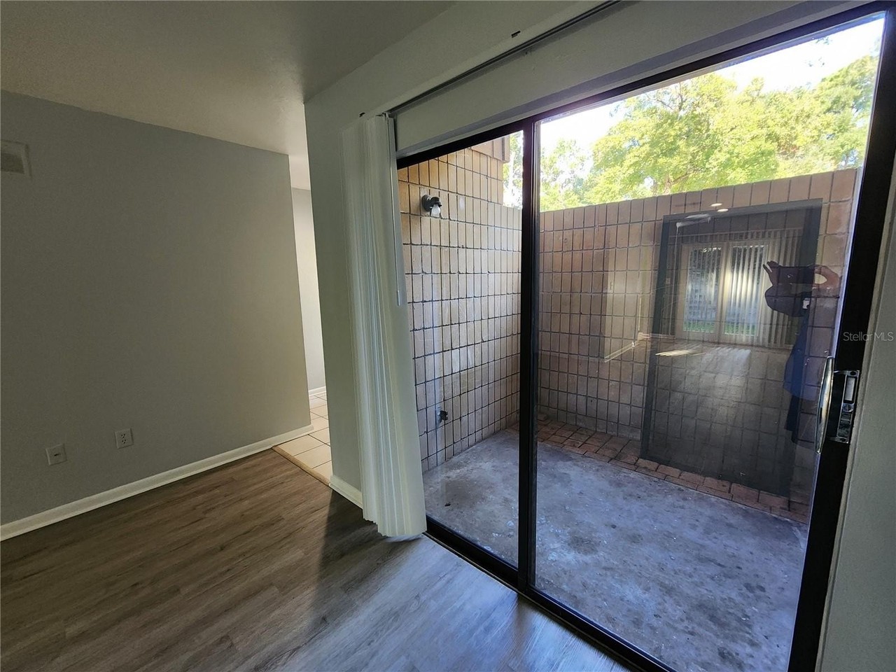 702 Sw 70th Ter #A - Photo 3 of 25