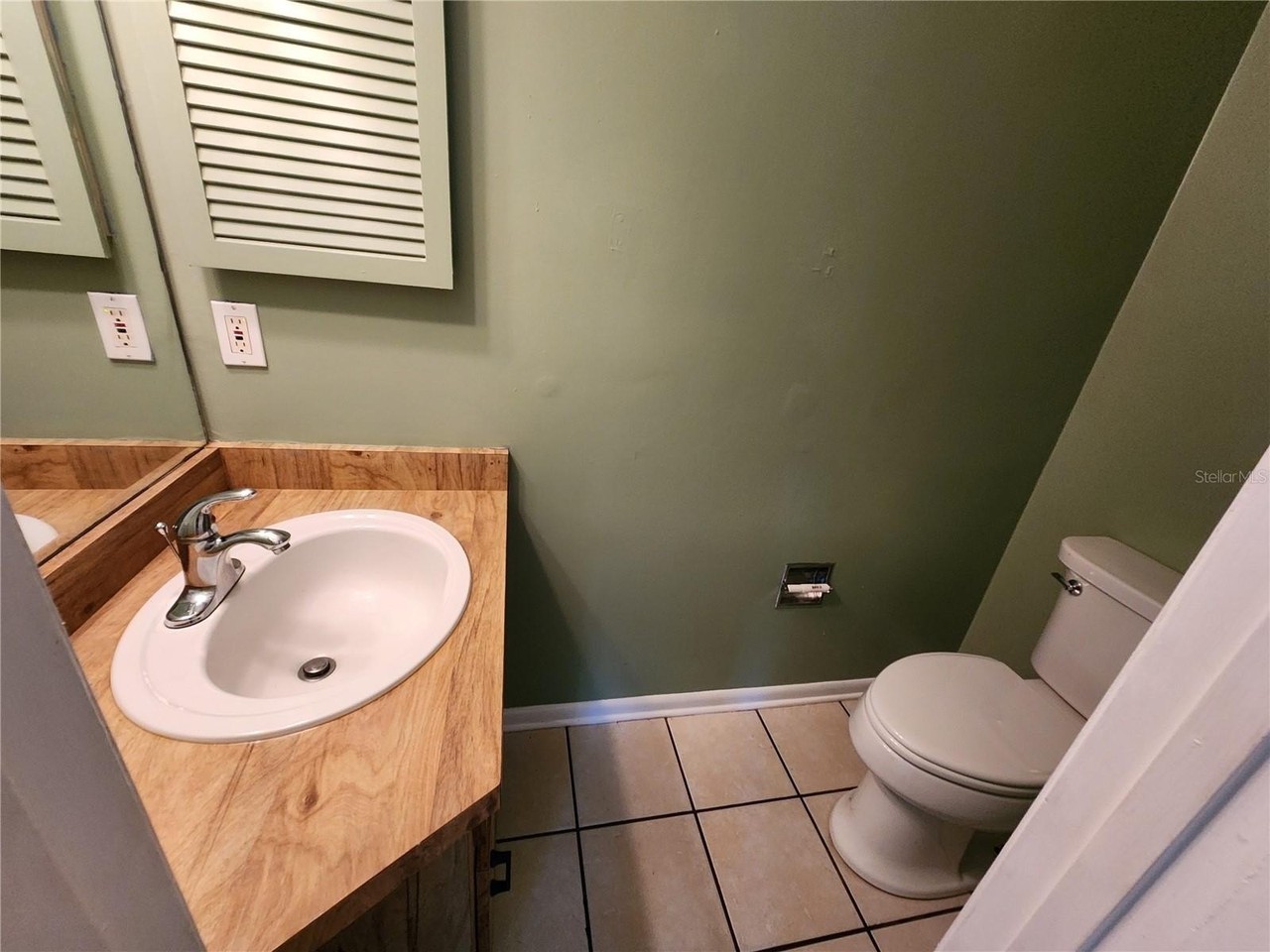 702 Sw 70th Ter #A - Photo 4 of 25