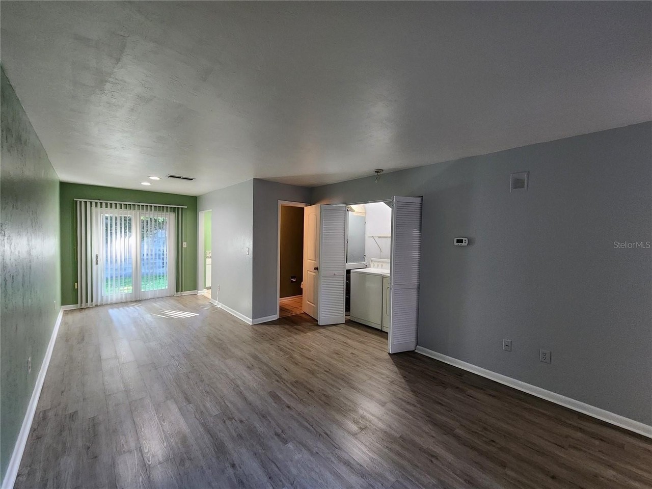 702 Sw 70th Ter #A - Photo 5 of 25