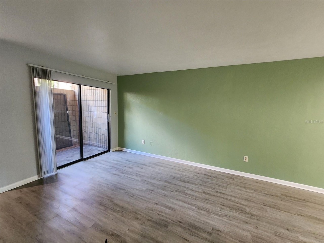 702 Sw 70th Ter #A - Photo 6 of 25