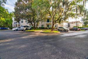 featured image of 3921 Sw 34th St #301