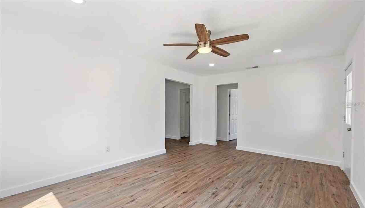 1331 14th St - Photo 4 of 20