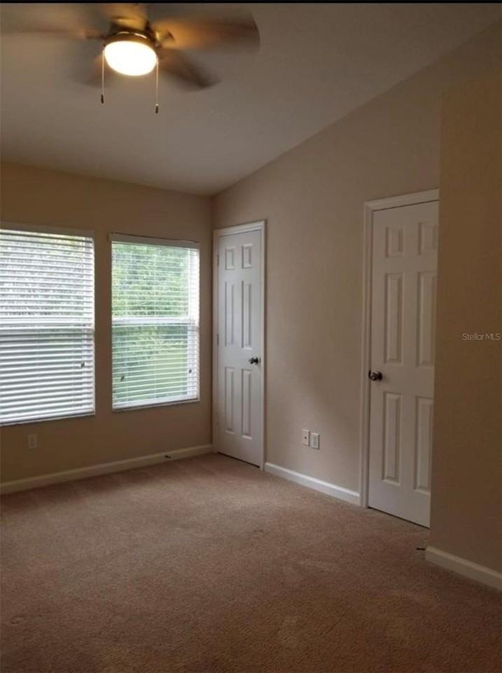 822 Shropshire Loop - Photo 4 of 8