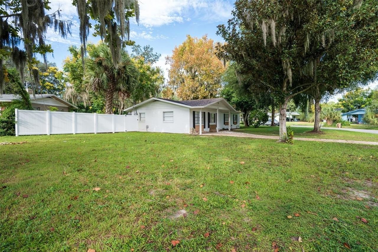 6808 Fern Cir - Photo 3 of 36