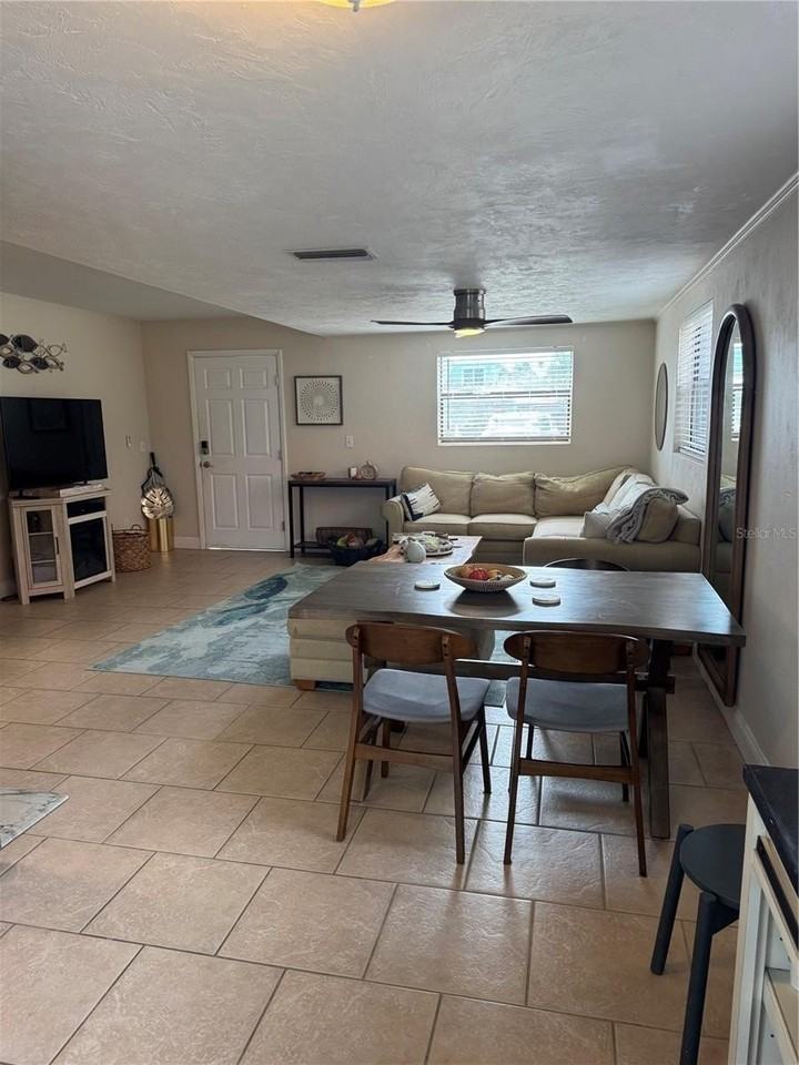 834 E 25th Ave - Photo 4 of 21