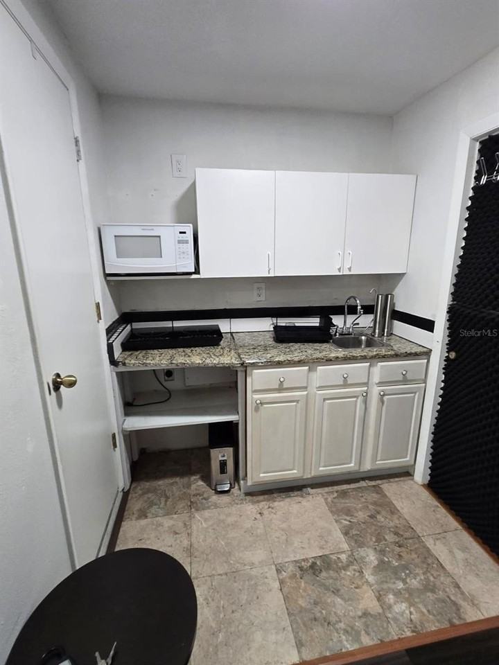 12119 Dakota Woods Ln - Photo 3 of 8