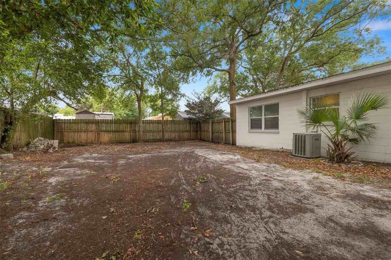 12113 N Edison Ave - Photo 5 of 29