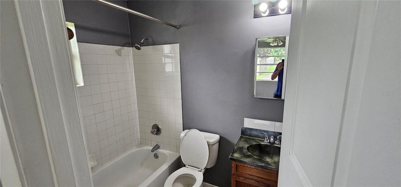 452 S Hill Ave - Photo 6 of 10