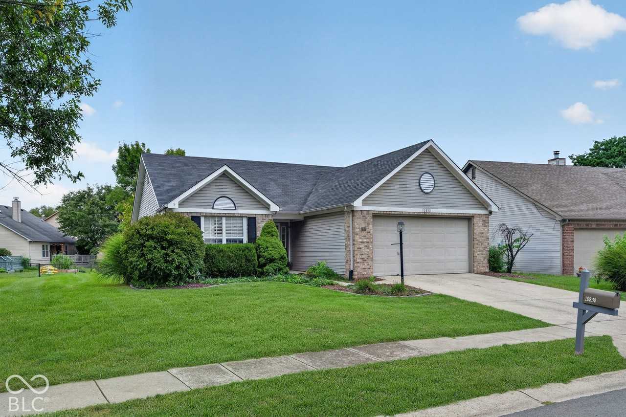 10838 Belair Dr - Photo 3 of 28