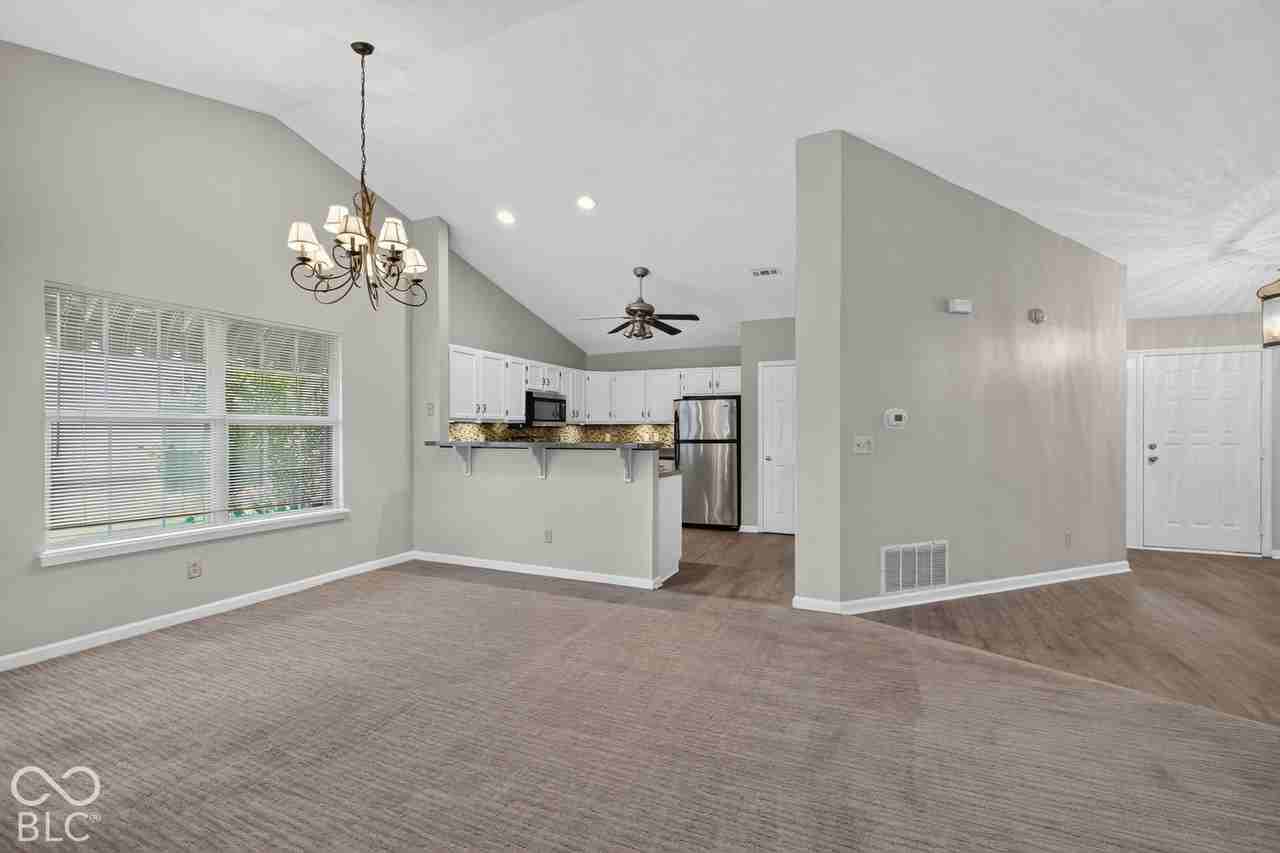 10838 Belair Dr - Photo 7 of 28
