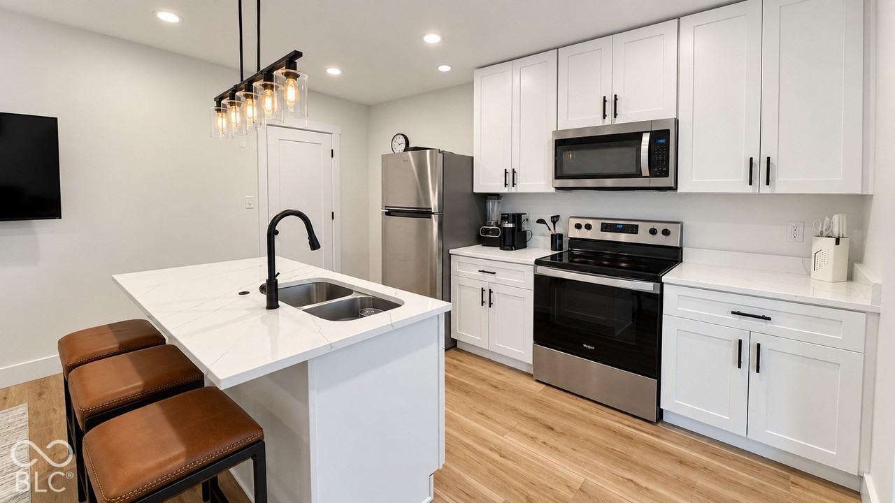 1519 Woodlawn Ave - Photo 4 of 8