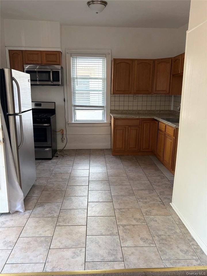 3712 Oceanic Ave #2 - Photo 5 of 16
