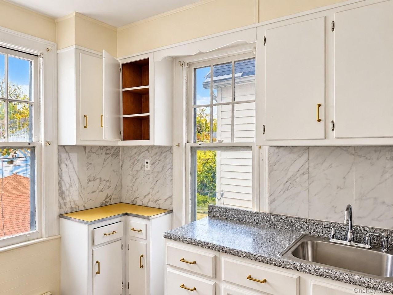 1465 Brooklyn Ave - Photo 2 of 4