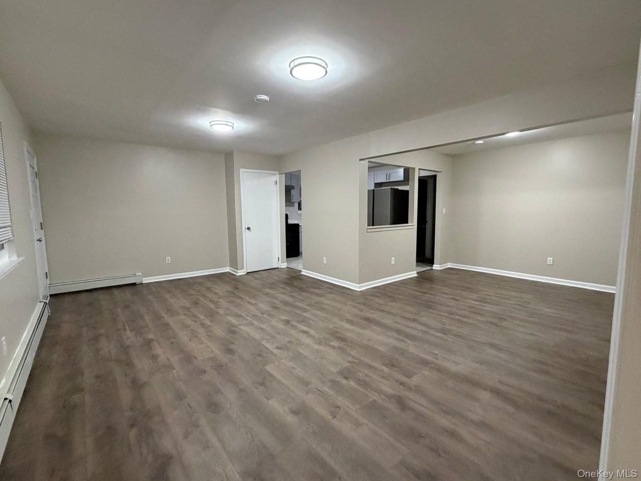 848 Sunrise Hwy - Photo 3 of 10