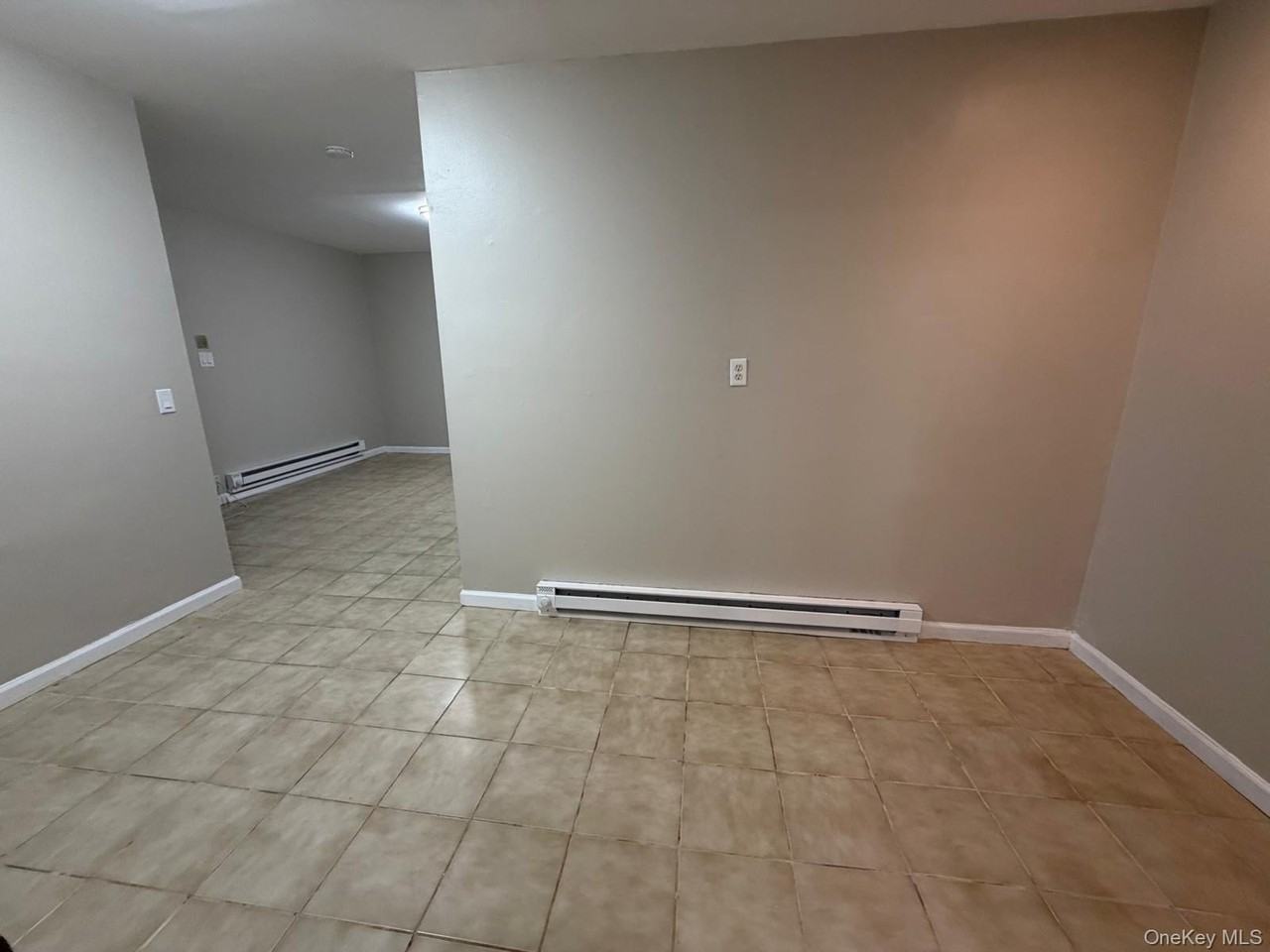 848 Sunrise Hwy - Photo 5 of 10