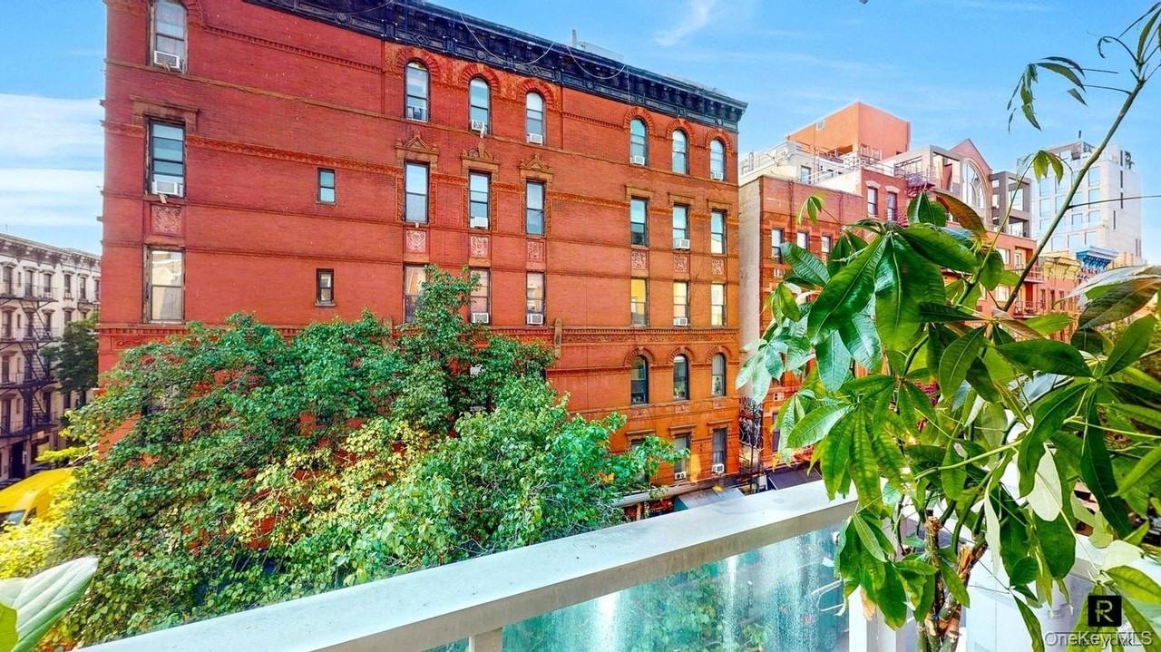 32 Clinton St #4 - Photo 6 of 17