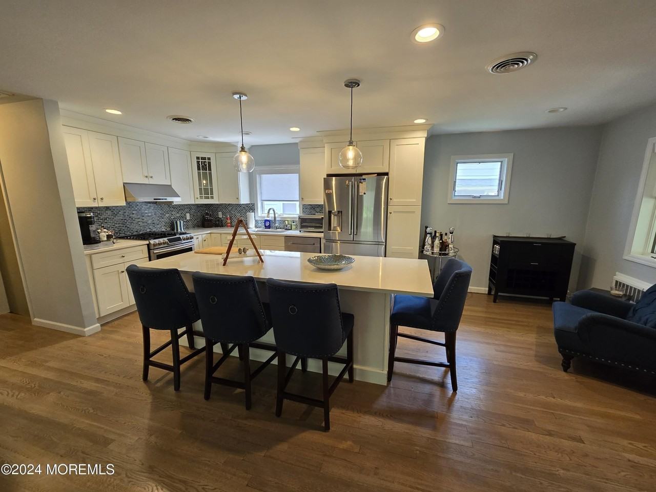 216 5th Ave - Photo 7 of 38