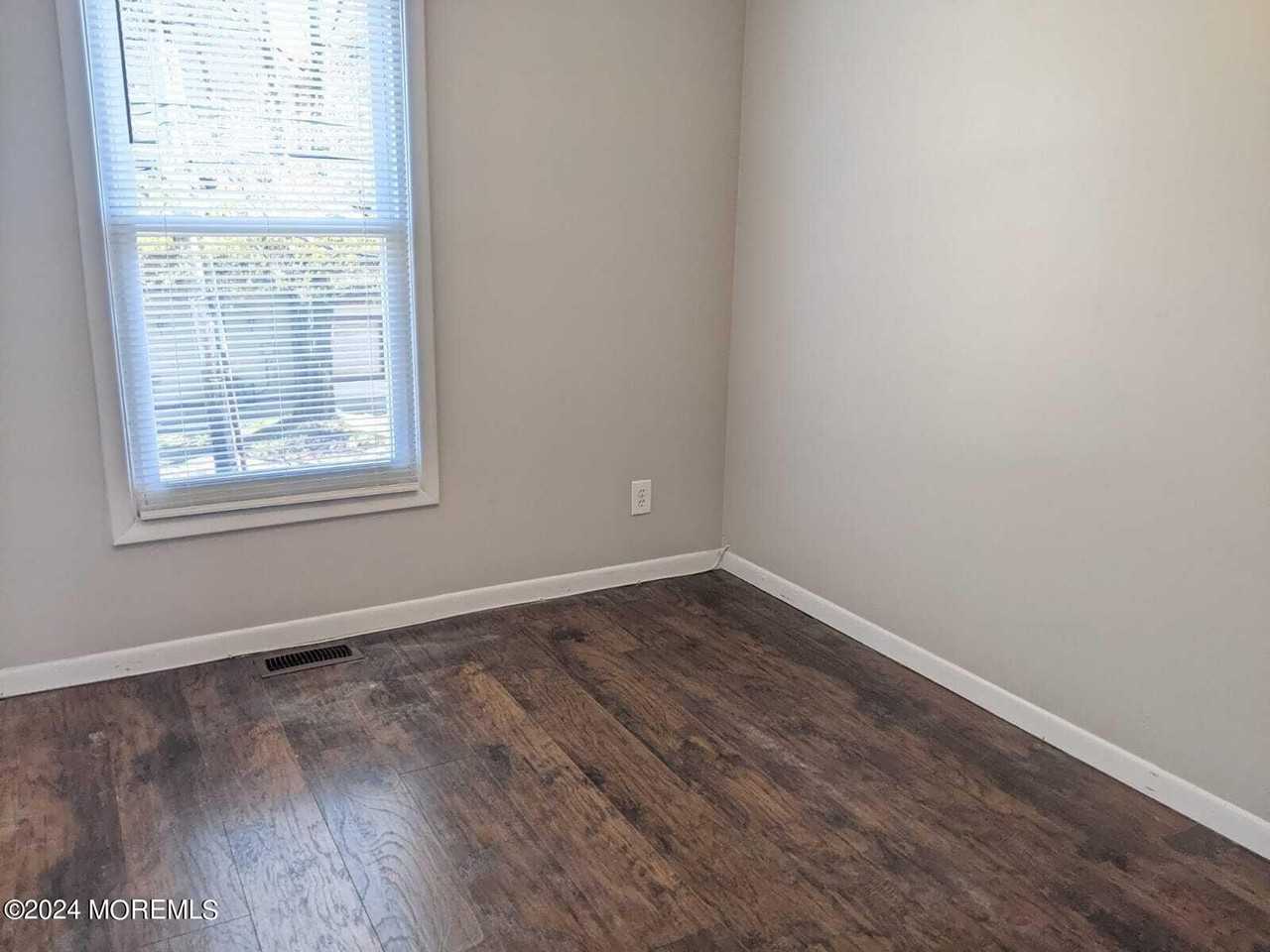 172 Main St #A - Photo 7 of 11