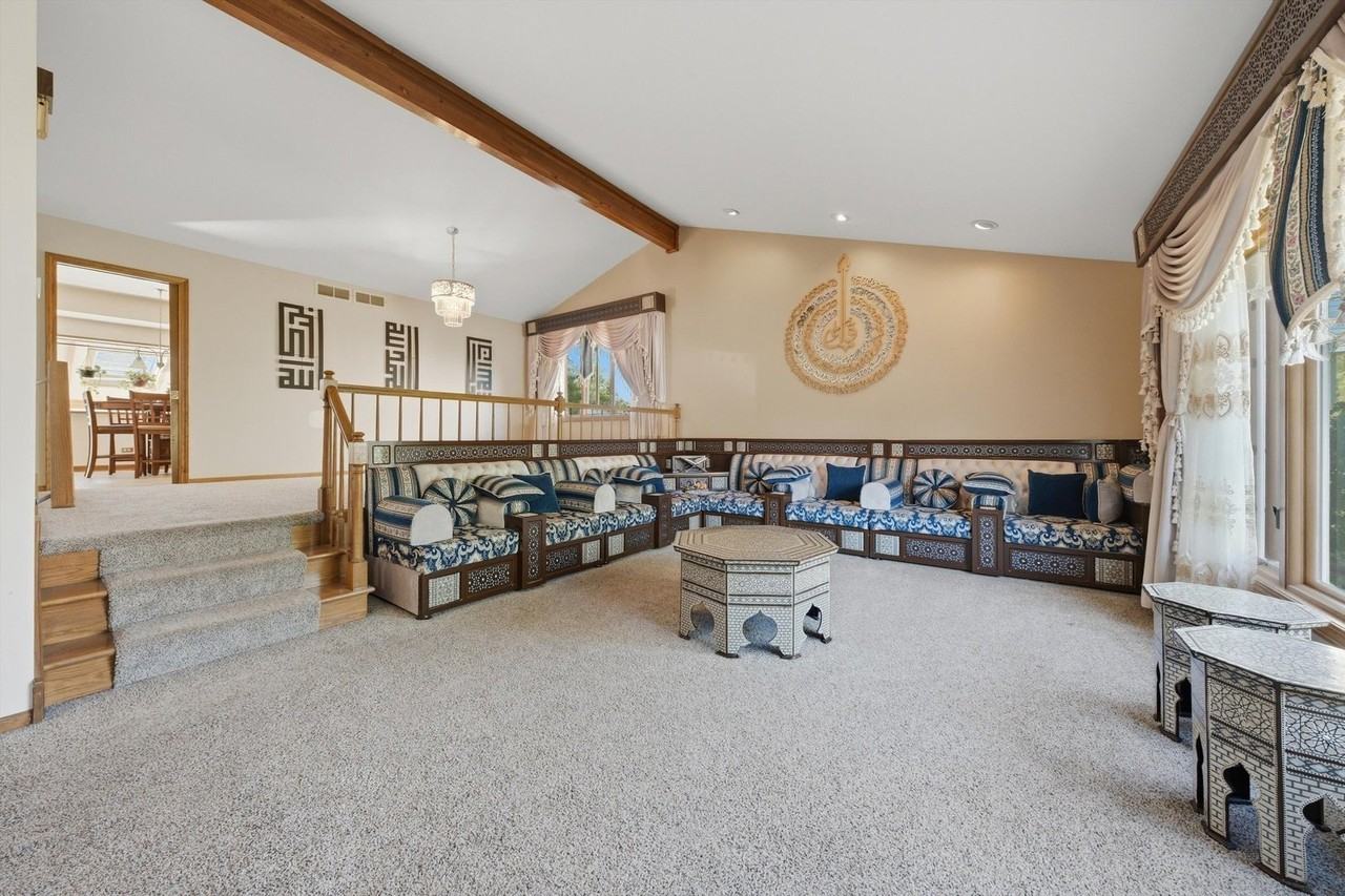 8524 Golfview Dr - Photo 4 of 44