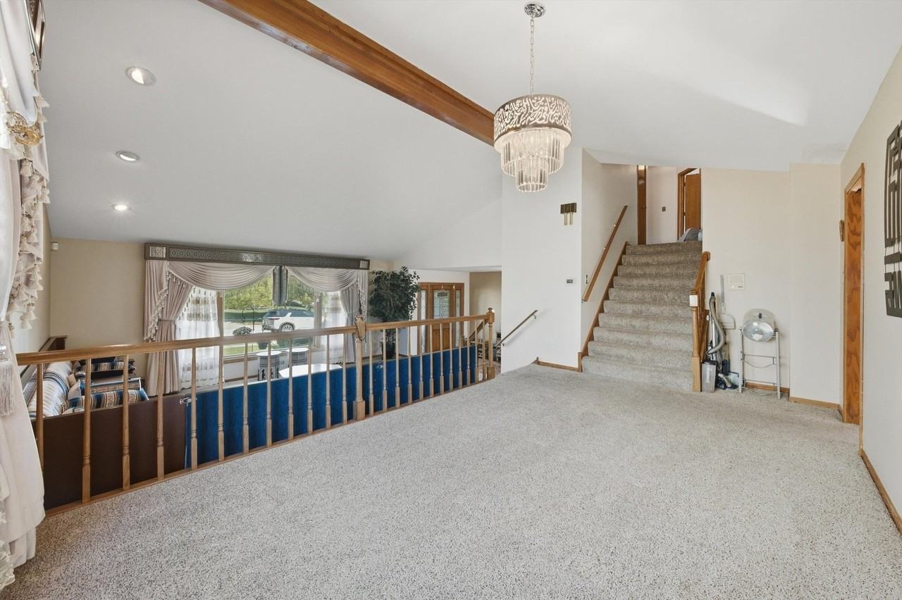 8524 Golfview Dr - Photo 6 of 44
