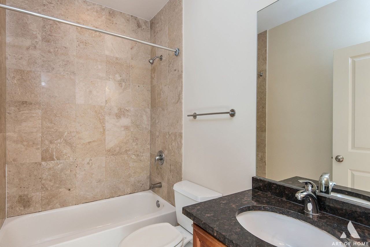 3705 N Kenneth Ave #113 - Photo 4 of 12