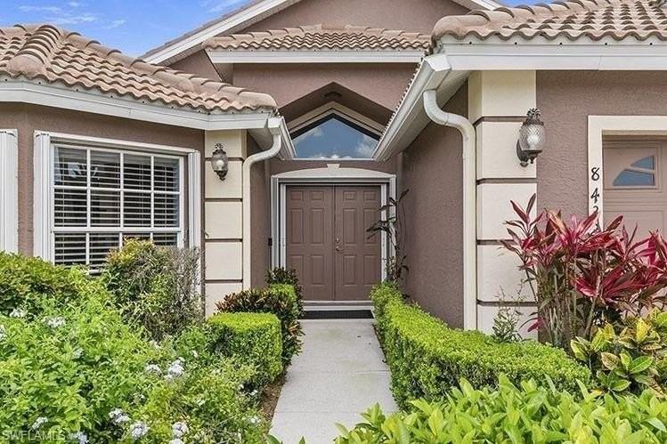 8432 Indian Wells Way - Photo 4 of 20