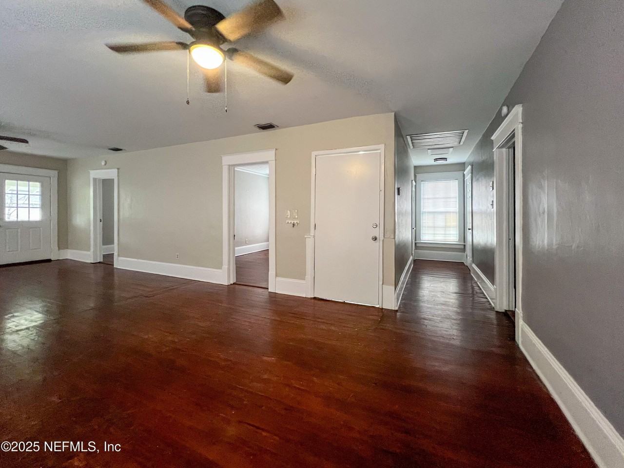 2740 Lydia St - Photo 6 of 27