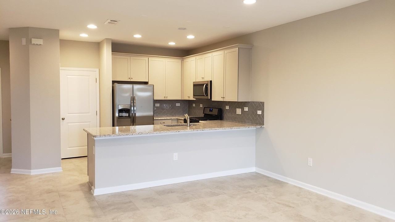 501 Pine Bluff Dr - Photo 4 of 16