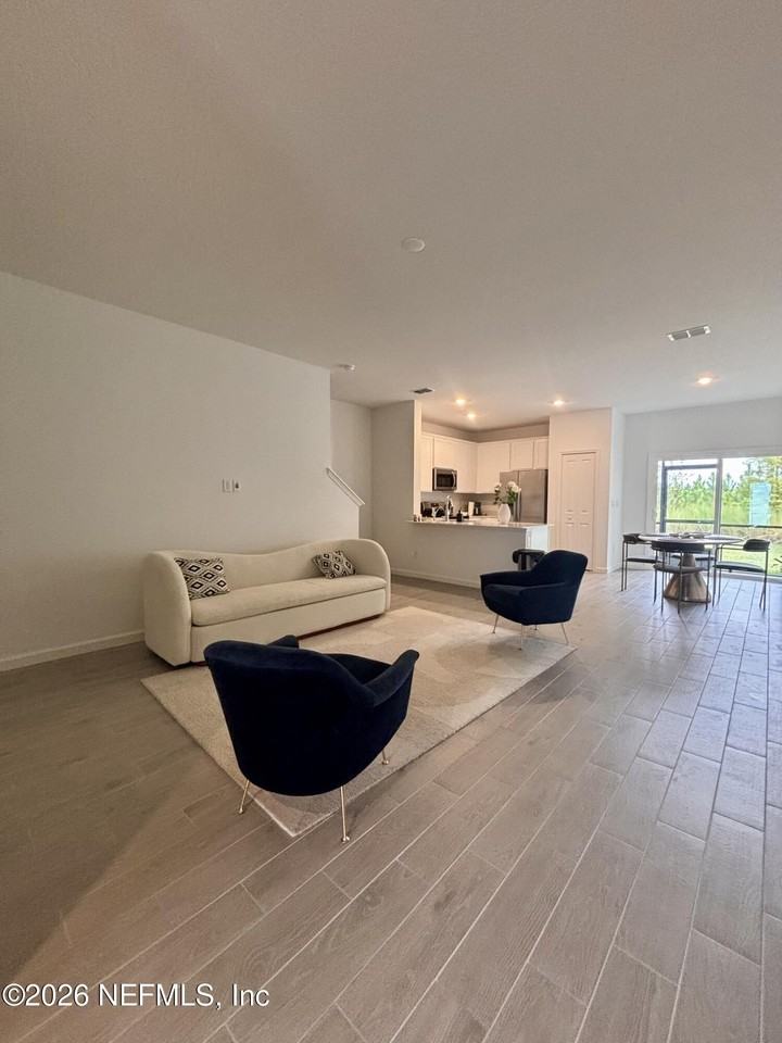 170 Hubbard Bnd - Photo 7 of 47