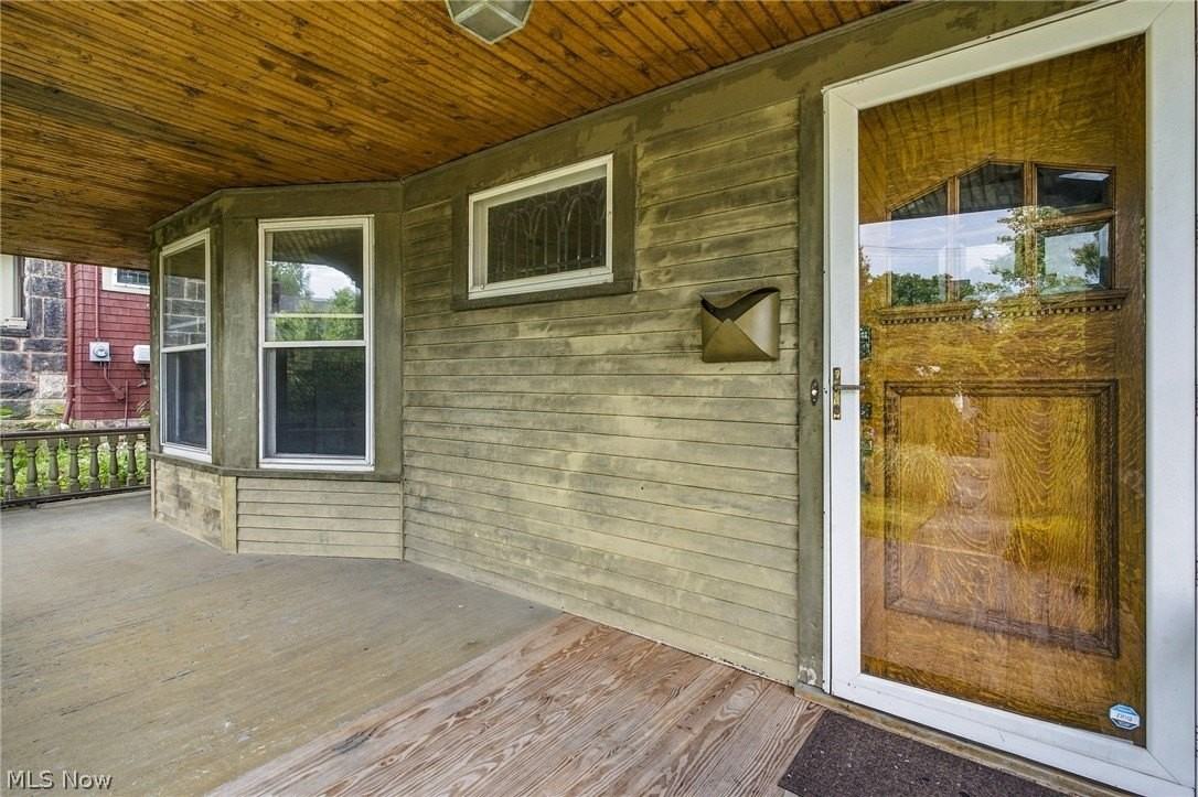 2828 Hampshire Rd - Photo 3 of 37