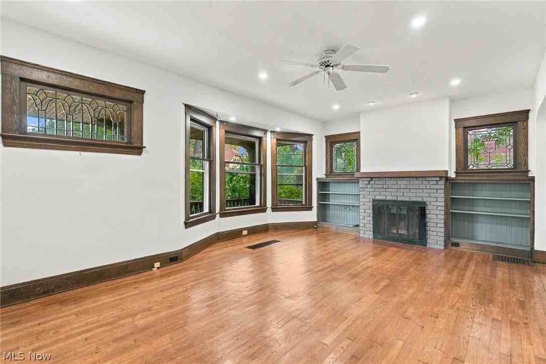 2828 Hampshire Rd - Photo 6 of 37