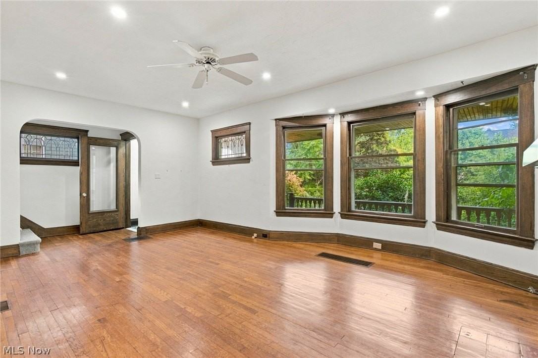 2828 Hampshire Rd - Photo 7 of 37