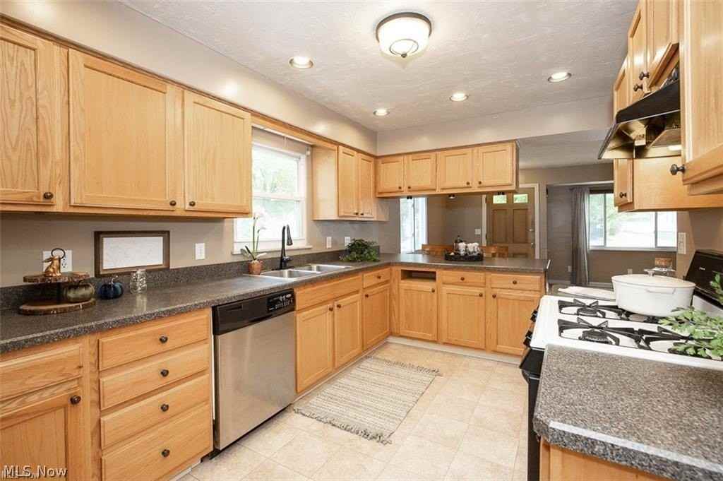 4344 W 227th St - Photo 5 of 22
