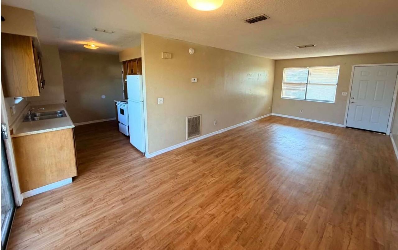 3811 NW ARCHER 101 - Photo 3 of 7