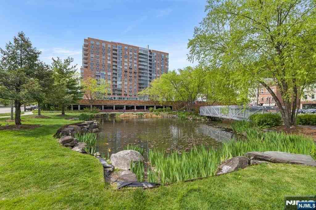 317 Hudson Park #317 - Photo 2 of 31